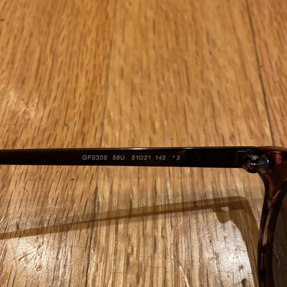 Guess Designer Sunglasses with Mirror Lenses 😎 - Picture 5 of 11